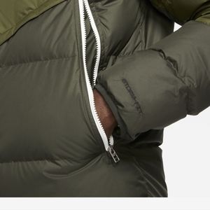 **SOLD**MENS NIKE WINDRUNNER PUFFER JACKET